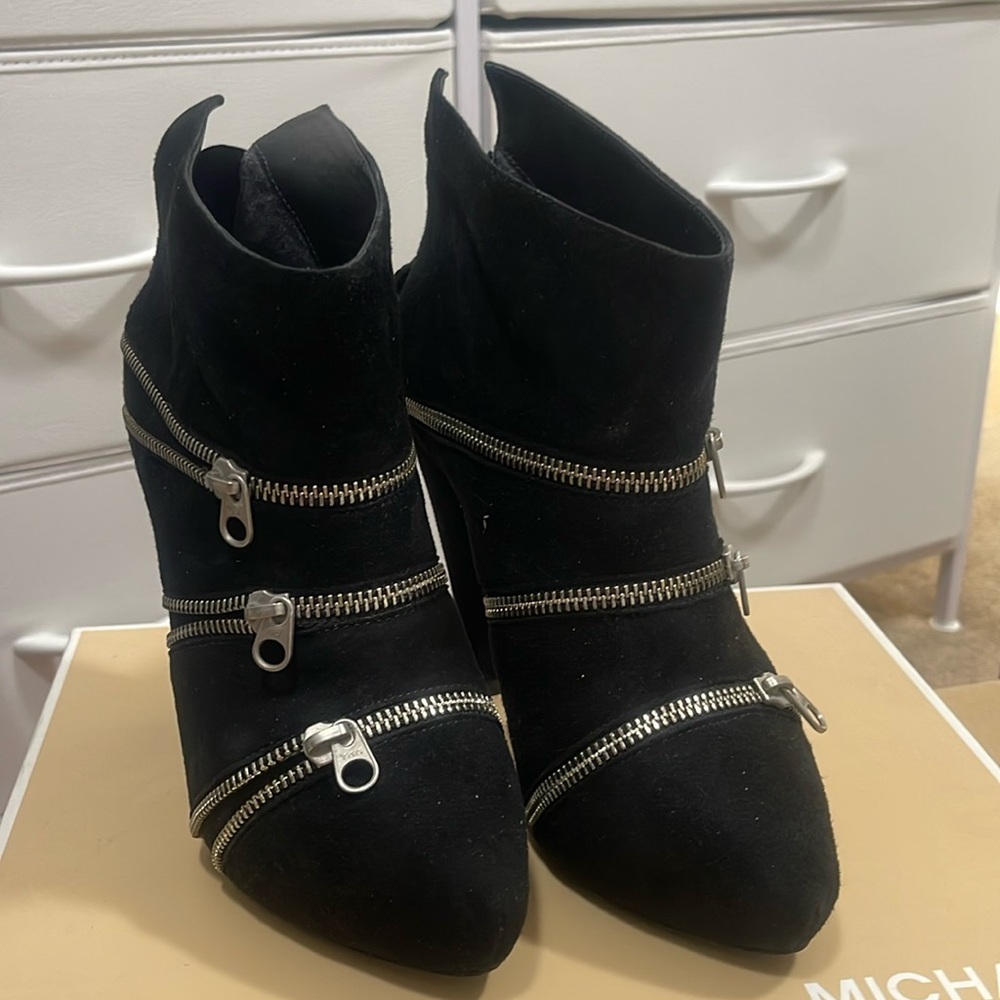 Zipper booties